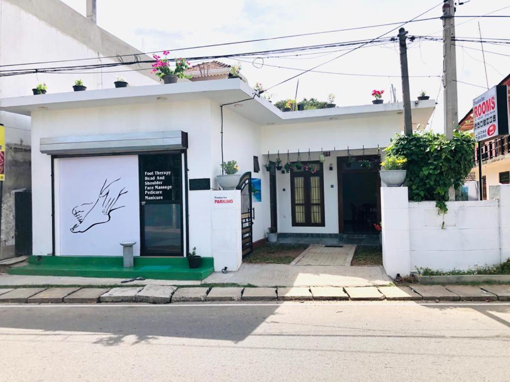 Freedom Inn Νεγκόμπο Εξωτερικό φωτογραφία